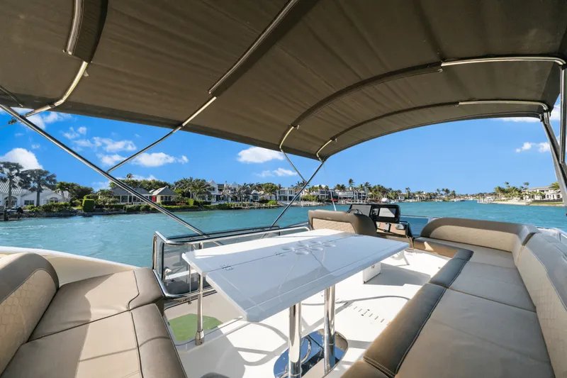 Slide: The Image of Galeon 400 FLY 2021 - 41