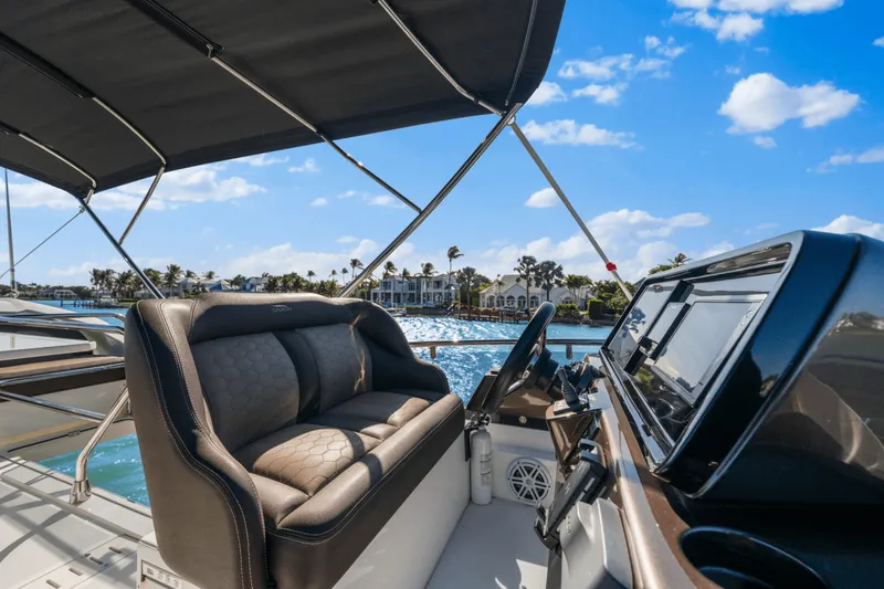 Slide: The Image of Galeon 400 FLY 2021 - 45