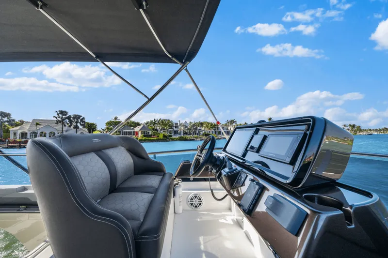 Slide: The Image of Galeon 400 FLY 2021 - 46