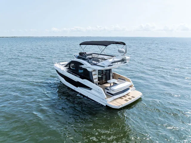 Slide: The Image of Galeon 400 FLY 2021 - 55