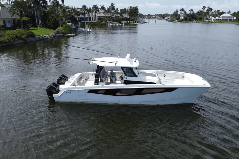 Slide: The Image of Aquila 47 Molokai 2024 - 3