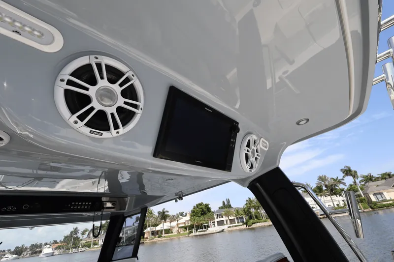 Slide: The Image of Aquila 47 Molokai 2024 - 34