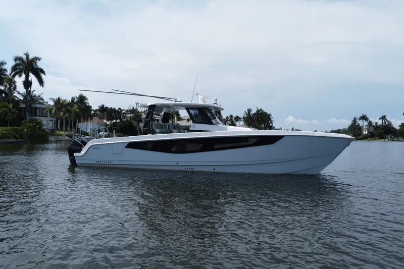 Slide: The Image of Aquila 47 Molokai 2024 - 4