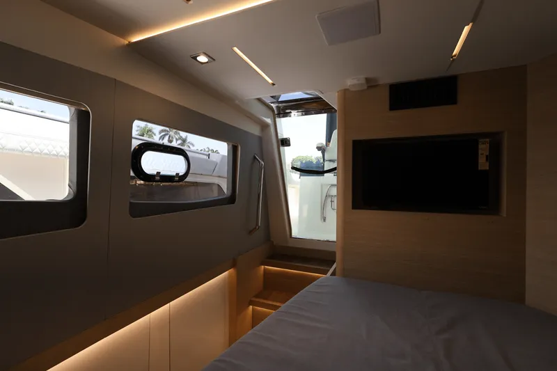 Slide: The Image of Aquila 47 Molokai 2024 - 74