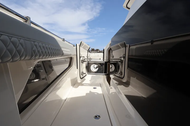 Slide: The Image of Aquila 47 Molokai 2024 - 98