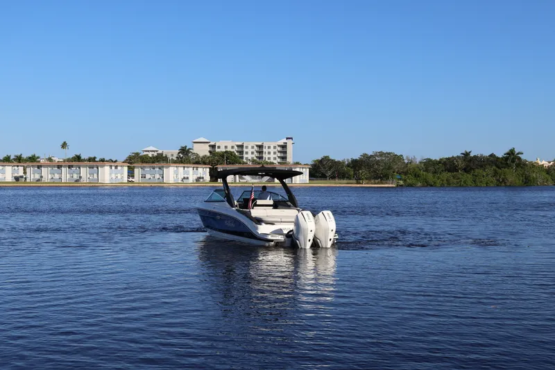 Slide: The Image of Sea Ray 280 SLX OUTBOARD 2024 - 15