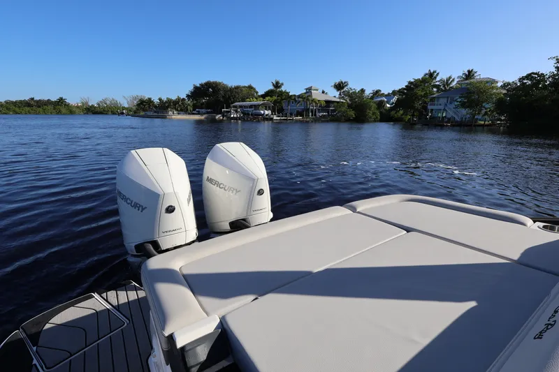Slide: The Image of Sea Ray 280 SLX OUTBOARD 2024 - 26