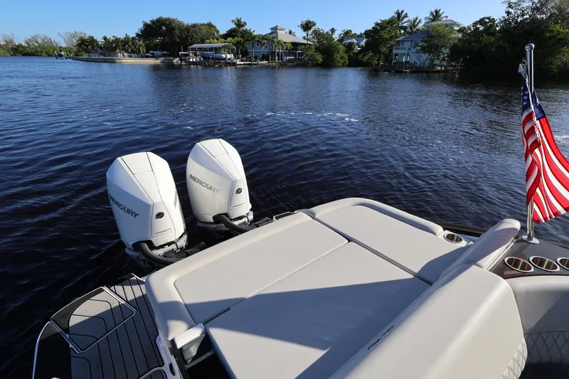 Slide: The Image of Sea Ray 280 SLX OUTBOARD 2024 - 25