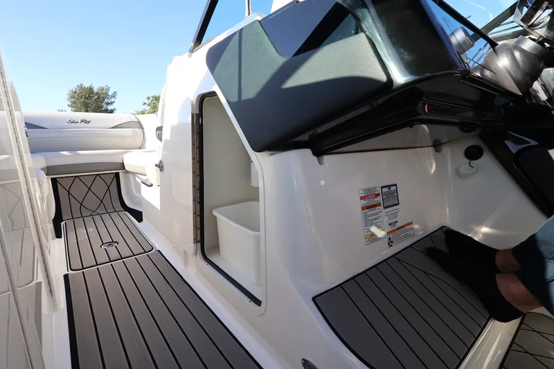 Slide: The Image of Sea Ray 280 SLX OUTBOARD 2024 - 35