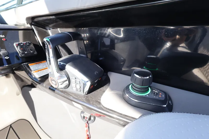 Slide: The Image of Sea Ray 280 SLX OUTBOARD 2024 - 44