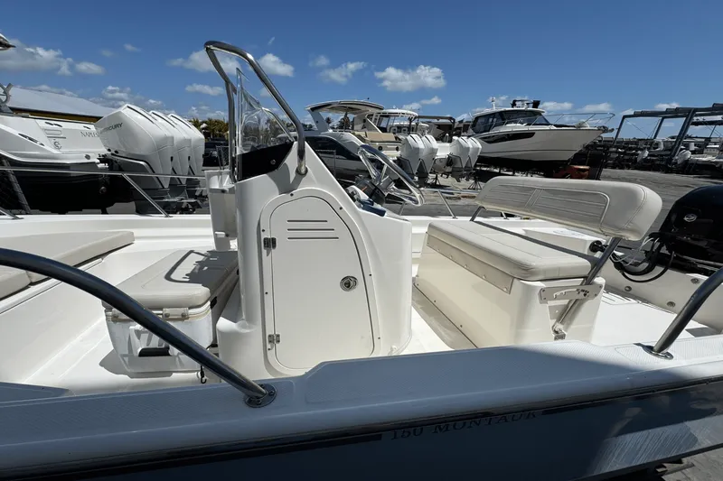 Slide: The Image of Boston Whaler 150 Montauk 2020 - 10