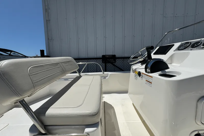 Slide: The Image of Boston Whaler 150 Montauk 2020 - 12