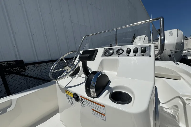 Slide: The Image of Boston Whaler 150 Montauk 2020 - 13