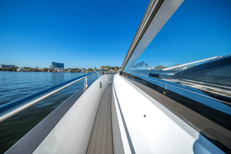 Slide: The Image of Azimut Verve 47 2021 - 18