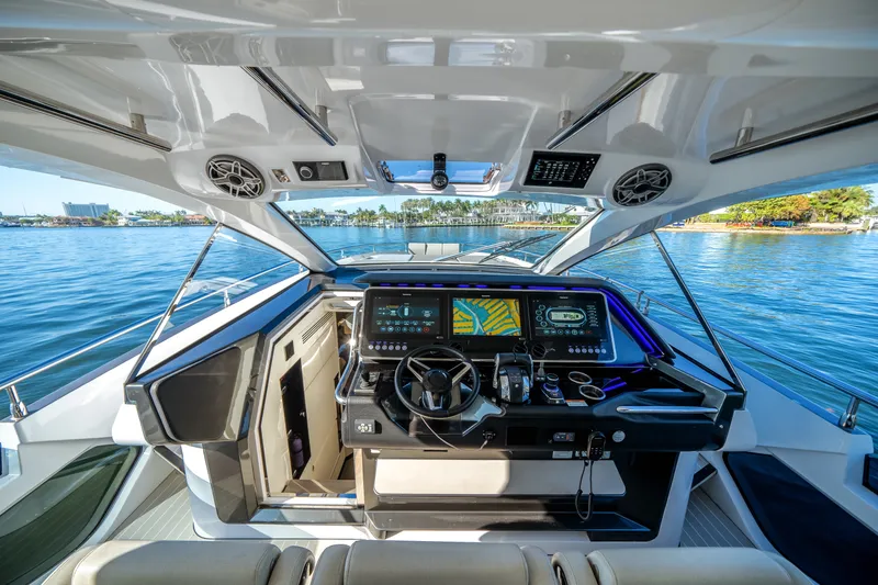 Slide: The Image of Azimut Verve 47 2021 - 23