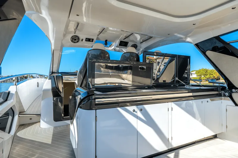 Slide: The Image of Azimut Verve 47 2021 - 27