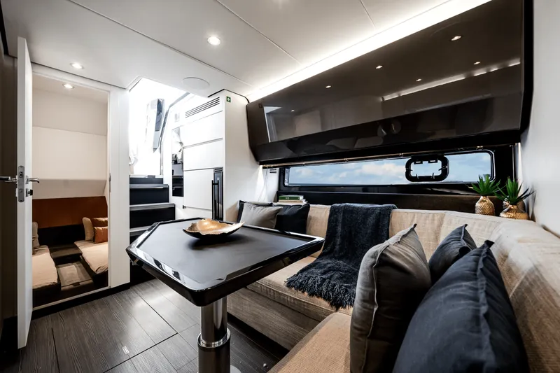 Slide: The Image of Azimut Verve 47 2021 - 30