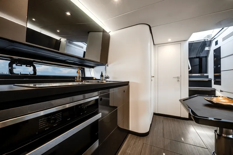 Slide: The Image of Azimut Verve 47 2021 - 32