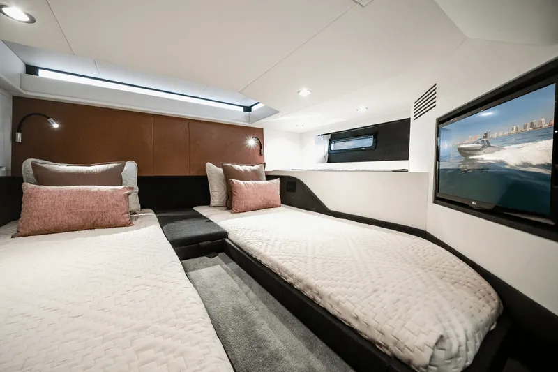 Slide: The Image of Azimut Verve 47 2021 - 39