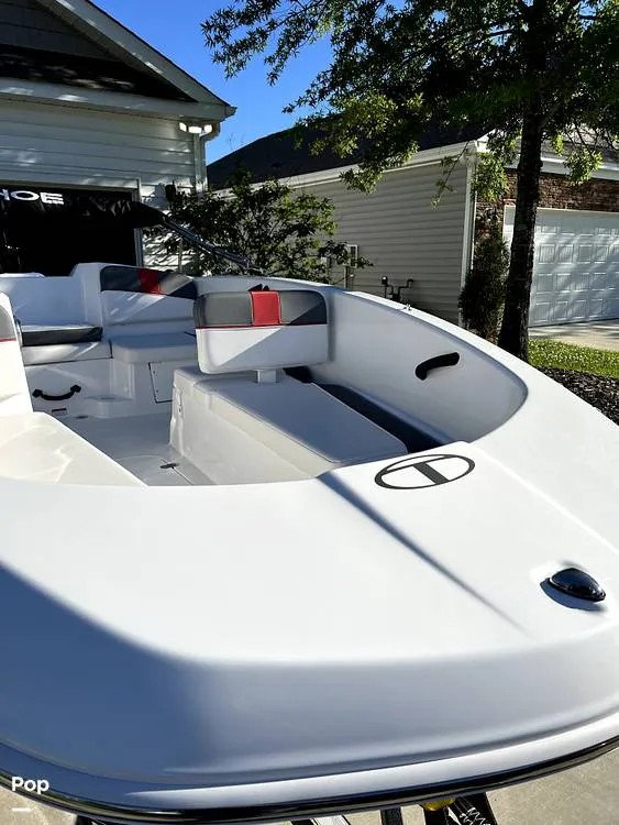 Slide: The Image of Tahoe T16 2022 - 12396154