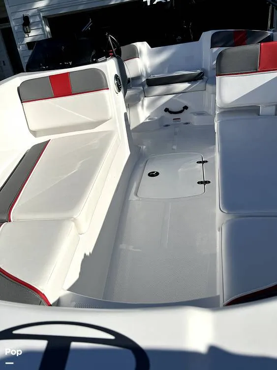 Slide: The Image of Tahoe T16 2022 - 12396167