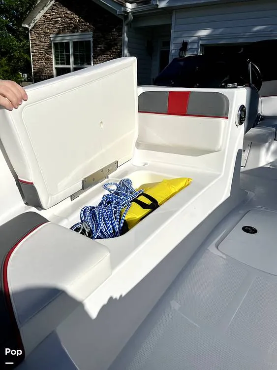 Slide: The Image of Tahoe T16 2022 - 12396168