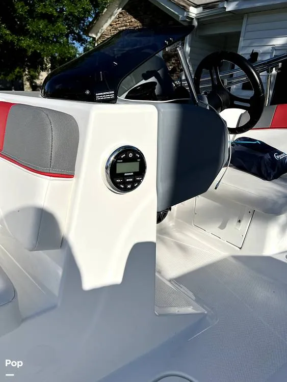 Slide: The Image of Tahoe T16 2022 - 12396170