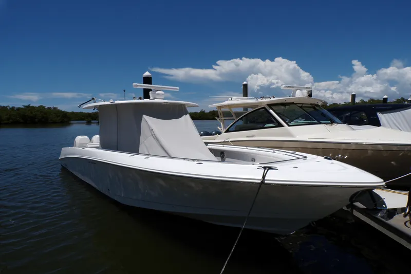 Slide: The Image of Boston Whaler 350 OUTRAGE 2016 - 0