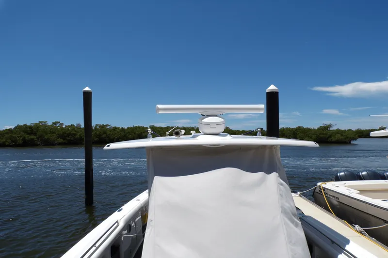 Slide: The Image of Boston Whaler 350 OUTRAGE 2016 - 11