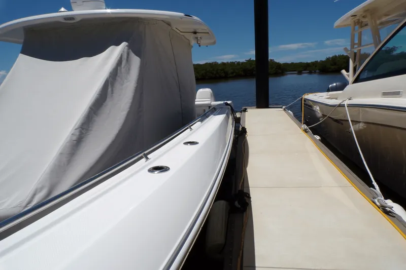Slide: The Image of Boston Whaler 350 OUTRAGE 2016 - 19