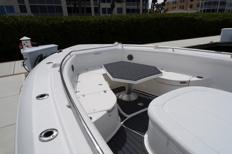 Slide: The Image of Boston Whaler 350 OUTRAGE 2016 - 20