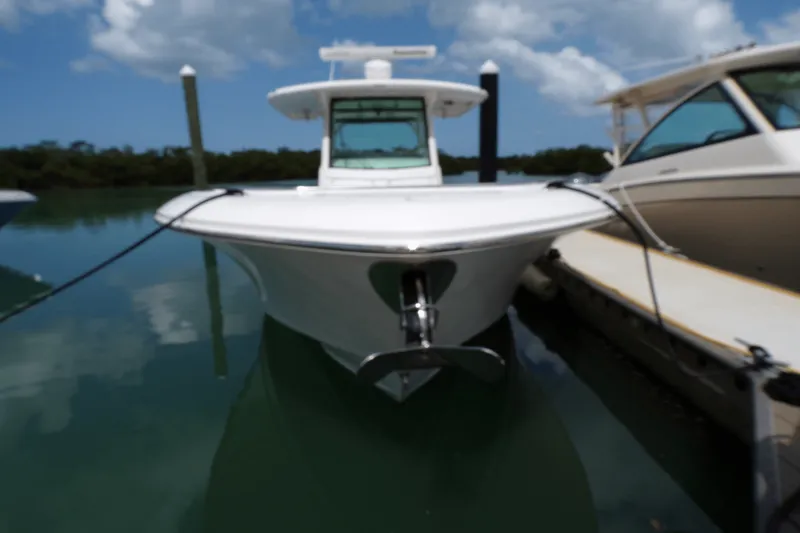 Slide: The Image of Boston Whaler 350 OUTRAGE 2016 - 23