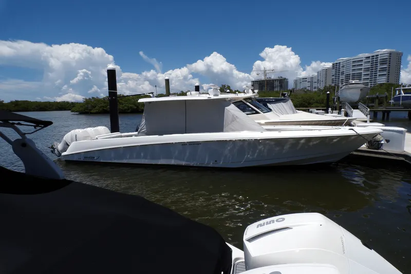 Slide: The Image of Boston Whaler 350 OUTRAGE 2016 - 3