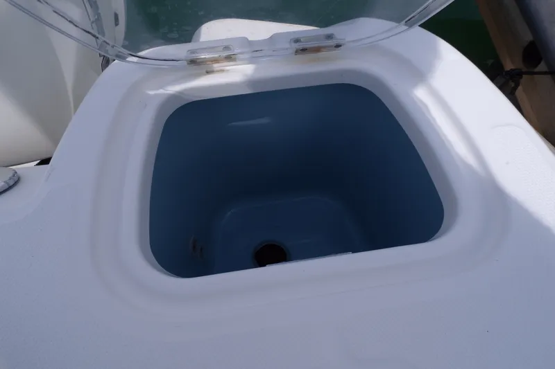 Slide: The Image of Boston Whaler 350 OUTRAGE 2016 - 45