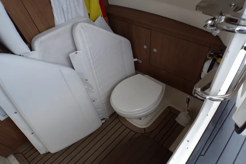 Slide: The Image of Boston Whaler 350 OUTRAGE 2016 - 50