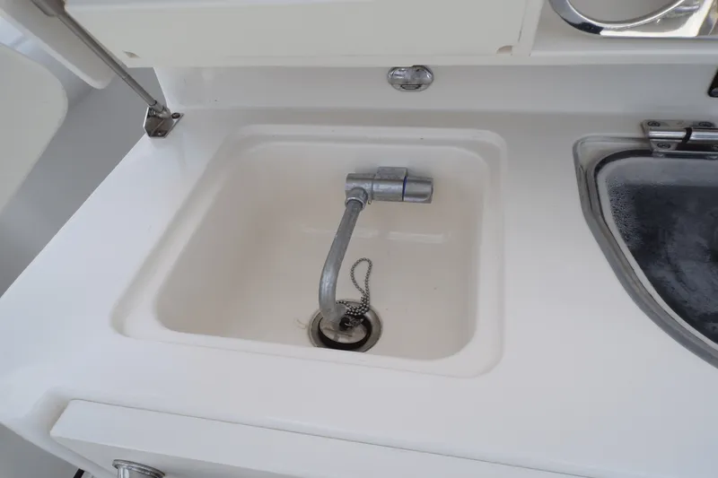 Slide: The Image of Boston Whaler 350 OUTRAGE 2016 - 54