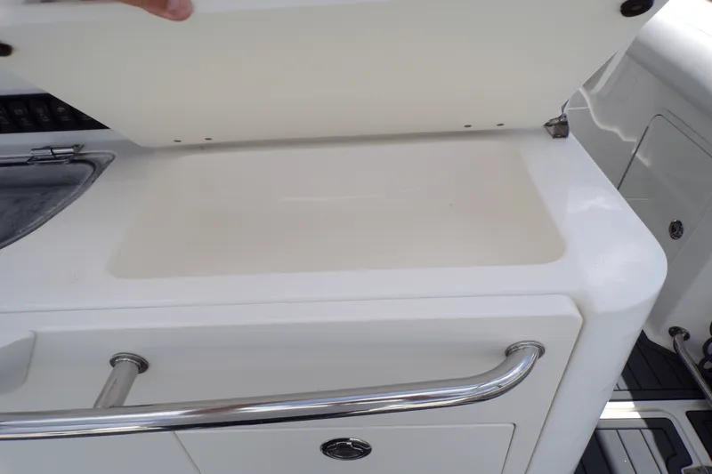 Slide: The Image of Boston Whaler 350 OUTRAGE 2016 - 55