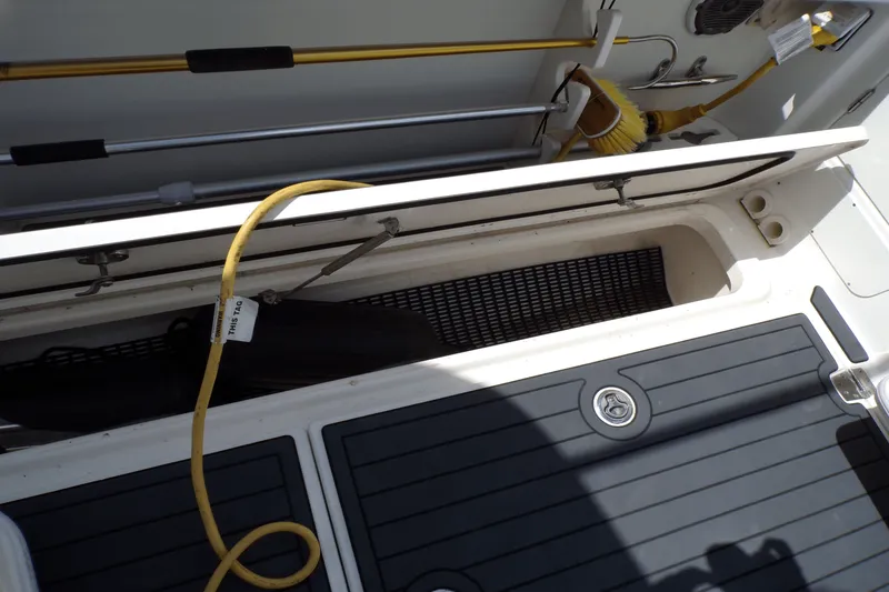 Slide: The Image of Boston Whaler 350 OUTRAGE 2016 - 57