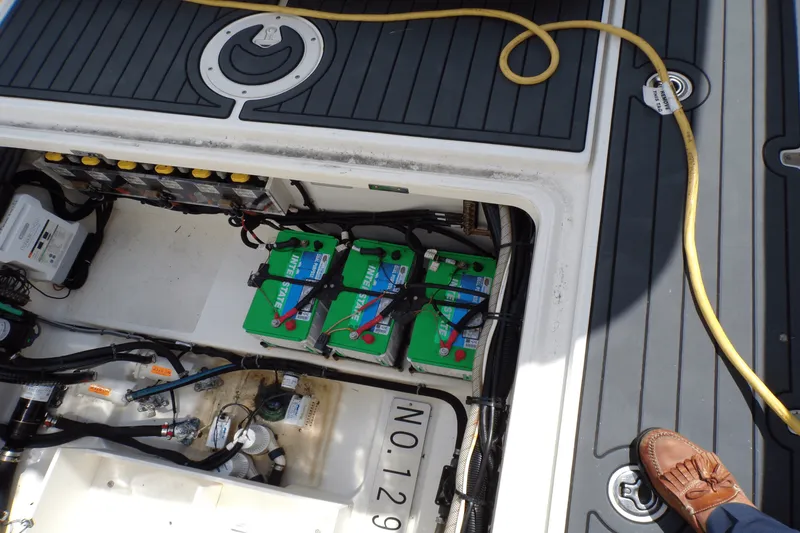 Slide: The Image of Boston Whaler 350 OUTRAGE 2016 - 61