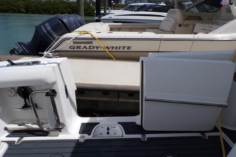 Slide: The Image of Boston Whaler 350 OUTRAGE 2016 - 62