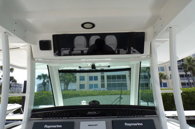 Slide: The Image of Boston Whaler 350 OUTRAGE 2016 - 63