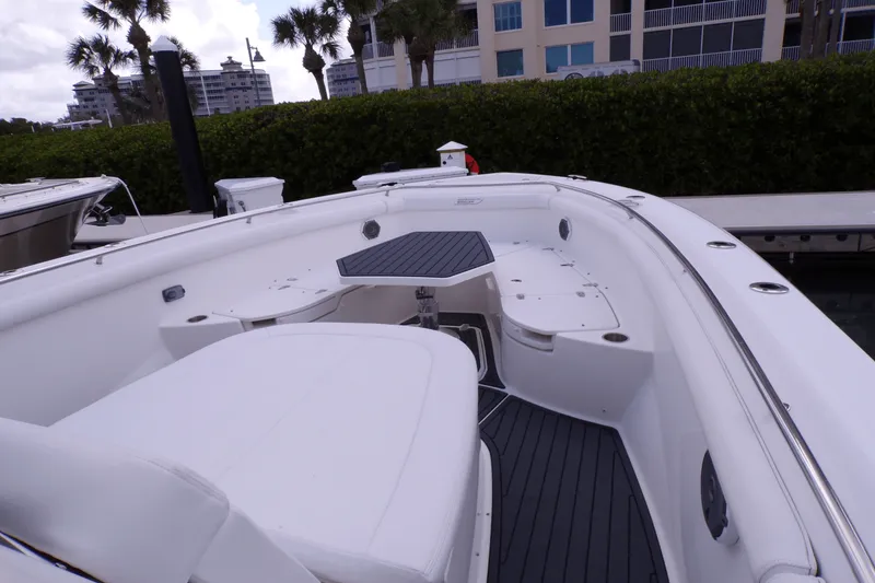Slide: The Image of Boston Whaler 350 OUTRAGE 2016 - 67
