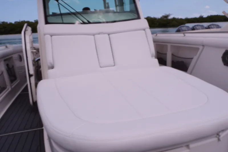 Slide: The Image of Boston Whaler 350 OUTRAGE 2016 - 69
