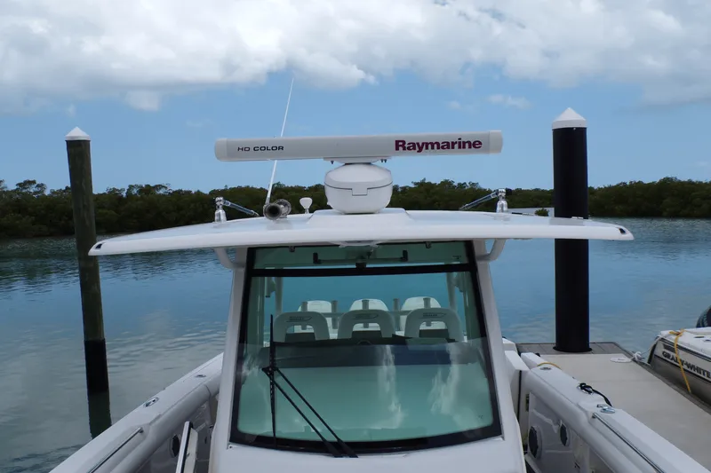 Slide: The Image of Boston Whaler 350 OUTRAGE 2016 - 72