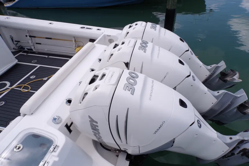 Slide: The Image of Boston Whaler 350 OUTRAGE 2016 - 79