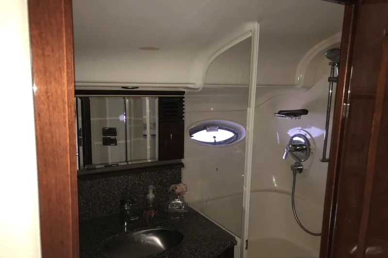 Slide: The Image of Sea Ray 52 SUNDANCER 2009 - 23