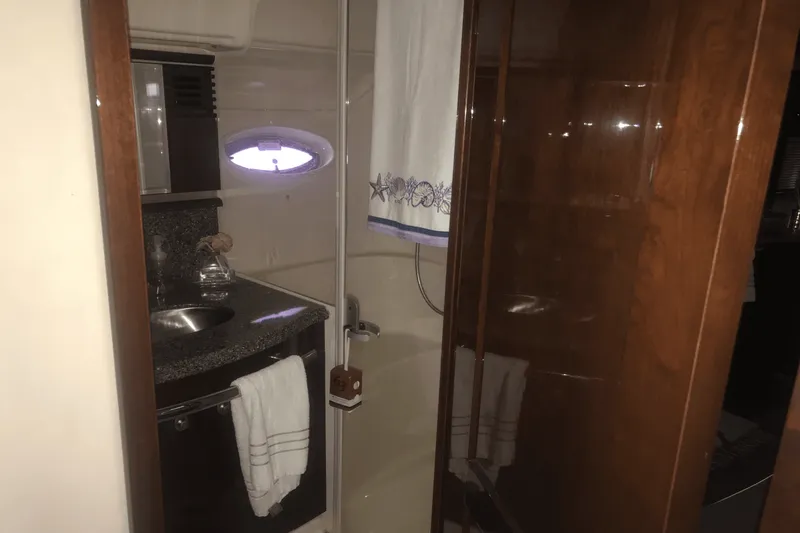 Slide: The Image of Sea Ray 52 SUNDANCER 2009 - 58