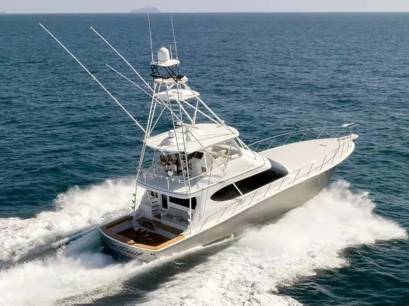 The Image of Hatteras GT70 2018 - 0