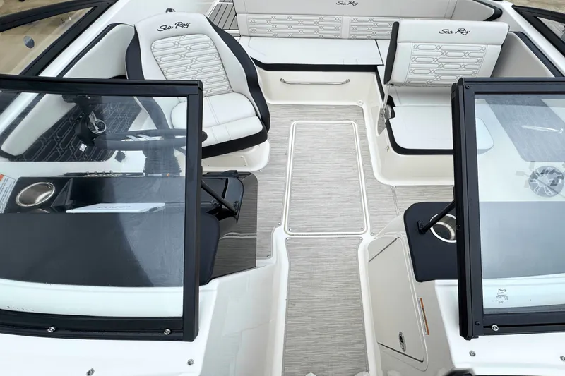 Slide: The Image of Sea Ray SPX 190 Outboard 2025 - 4