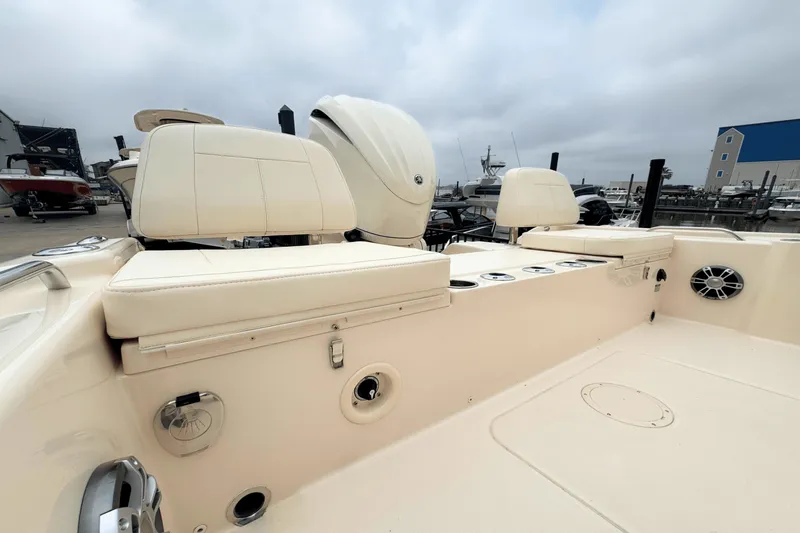 Slide: The Image of Grady-White 231 CE 2024 - 15